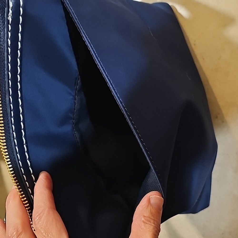 Tommy Hilfiger Purse - Picture 8 of 10